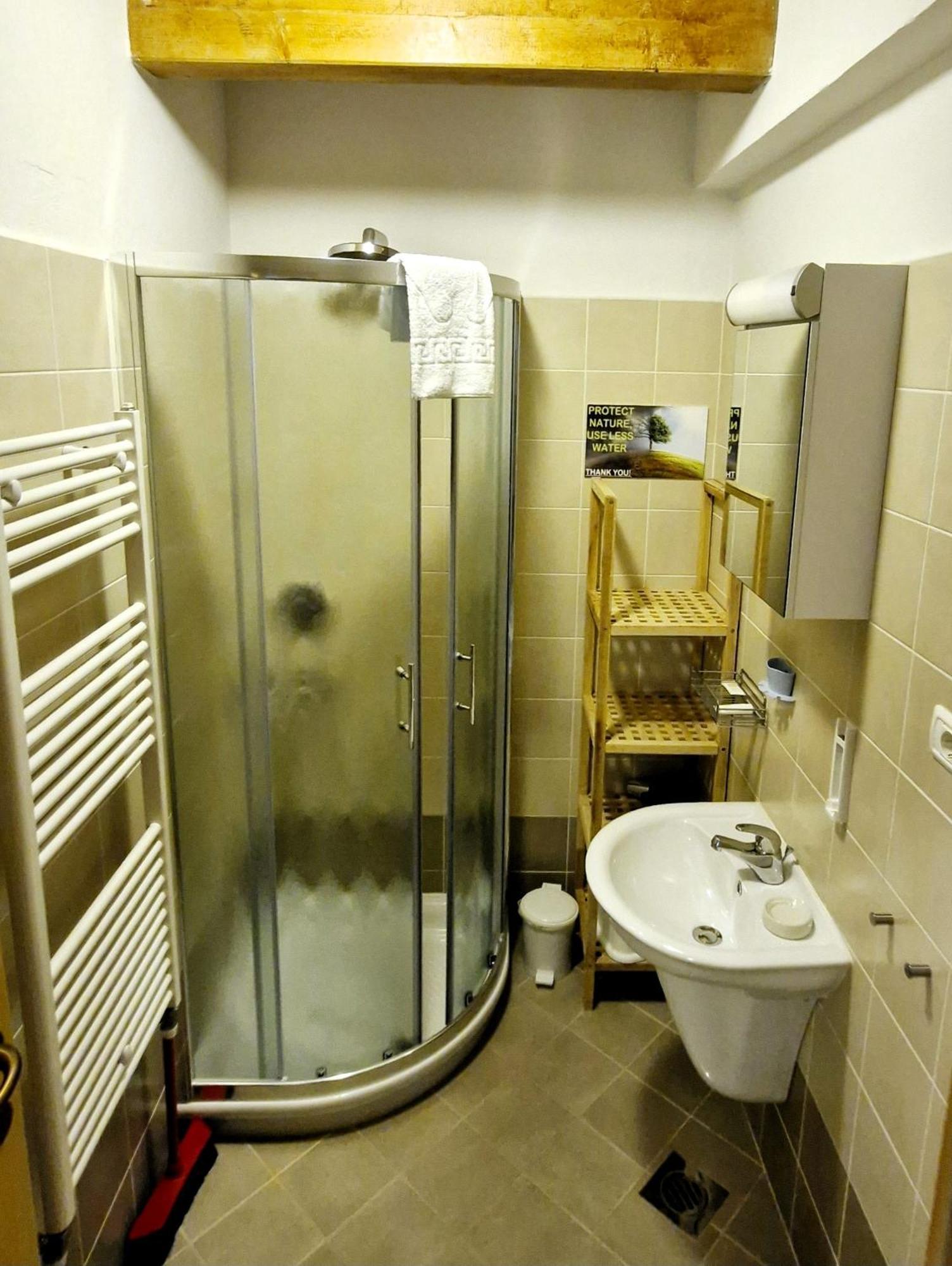 GUESTHOUSE Idila pod Nanosom Senozece Eksteriør billede